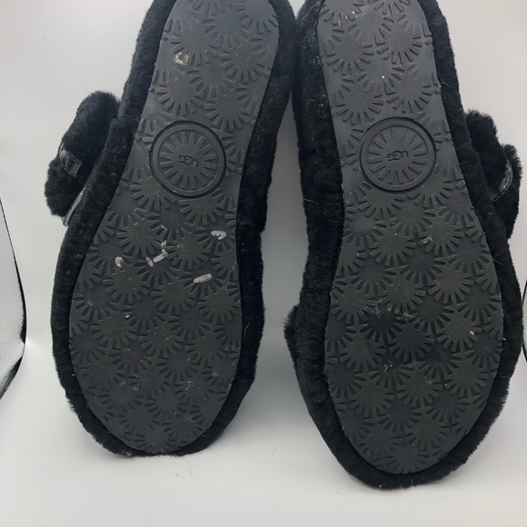 Ugg black double strap shearling slippers size womens 8 - Picture 7 of 9